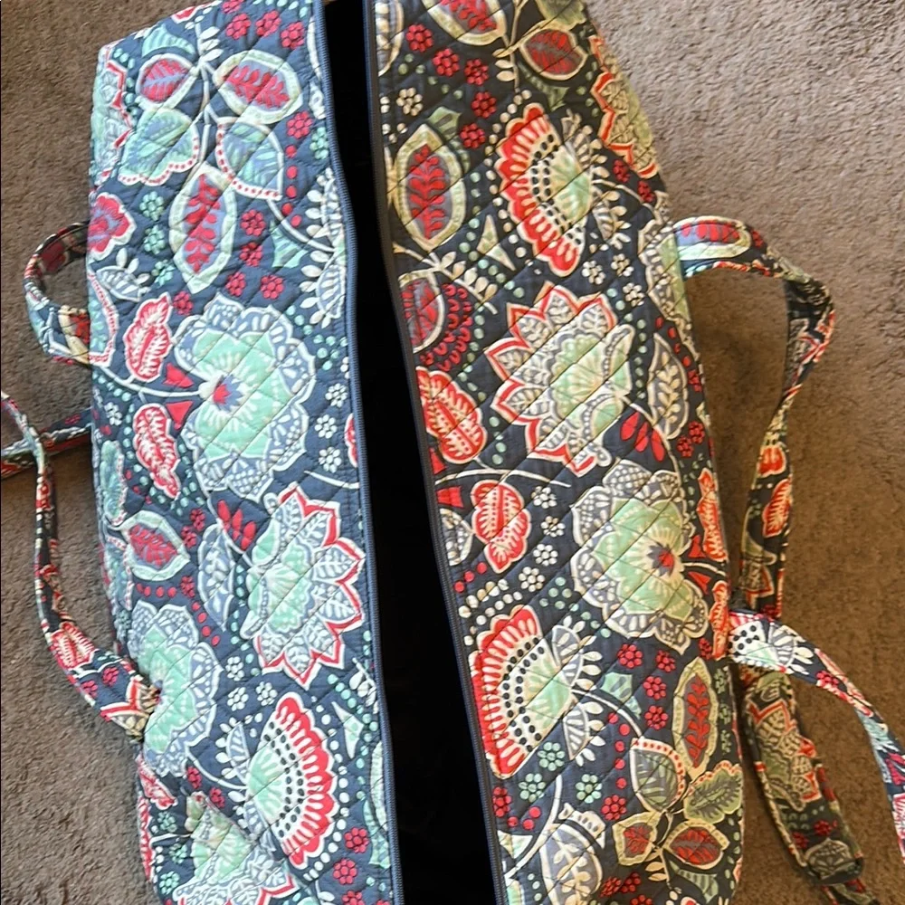 Vera Bradley Red and Green Quilted Travel Bag with Paisley Design - Picture 5 of 5